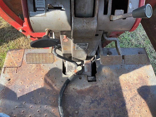 Massey ferguson 1080 vintage tractor - afbeelding 8 van  37