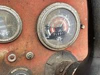Massey ferguson 135 oldtimer tractor - afbeelding 7 van  16
