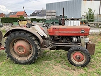 Massey ferguson 135 oldtimer tractor - afbeelding 15 van  16