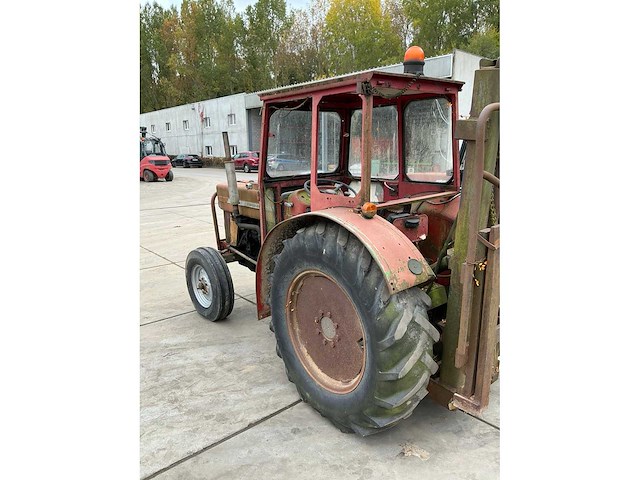 Massey ferguson 158-8e oldtimer tractor - afbeelding 9 van  11