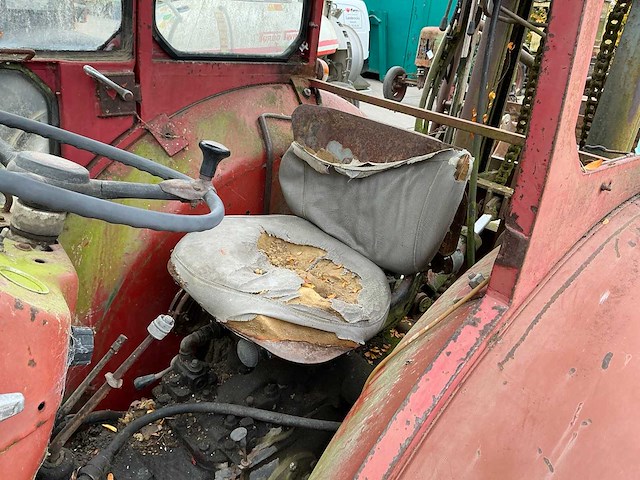 Massey ferguson 158-8e oldtimer tractor - afbeelding 10 van  11