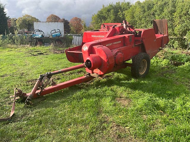 Massey ferguson 20 balenpers - afbeelding 1 van  17