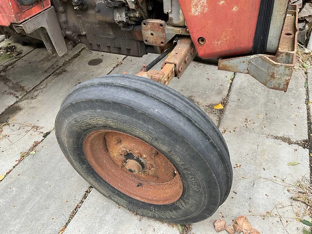 Massey ferguson mf-590 oldtimer tractor - afbeelding 11 van  22