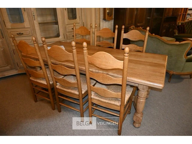 Massief eetkamer tafel met 6 klassieke stoelen - afbeelding 1 van  7