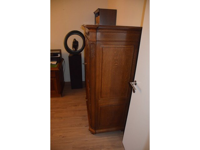 Massief eiken tv kast met 4 deuren ca. 1,40 m hoog en 1 m breed - afbeelding 4 van  6