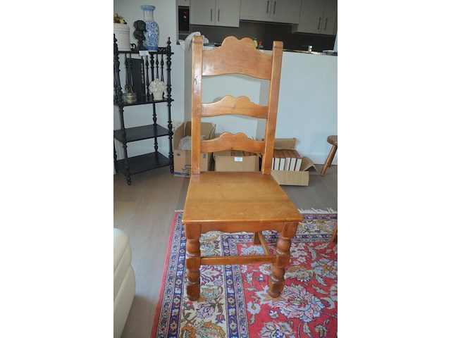 Massief eiken uitschuifbare tafel ca. 2 x 0,80m, 6 massief eiken stoelen, oosters tapijt ca. 3,50 x 2,50m - afbeelding 4 van  13