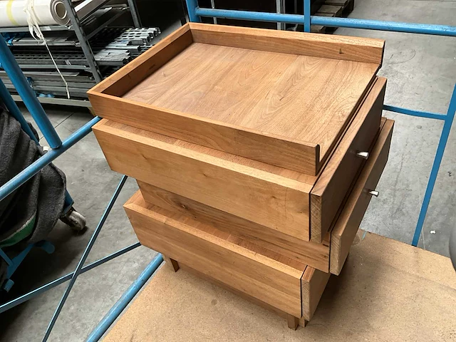 Massief houten design ladekast - afbeelding 2 van  4