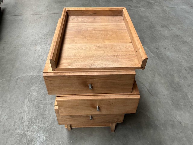 Massief houten design ladekast - afbeelding 1 van  4