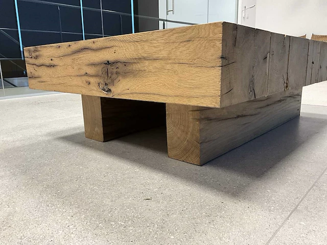 Massief houten design salontafel - afbeelding 2 van  7