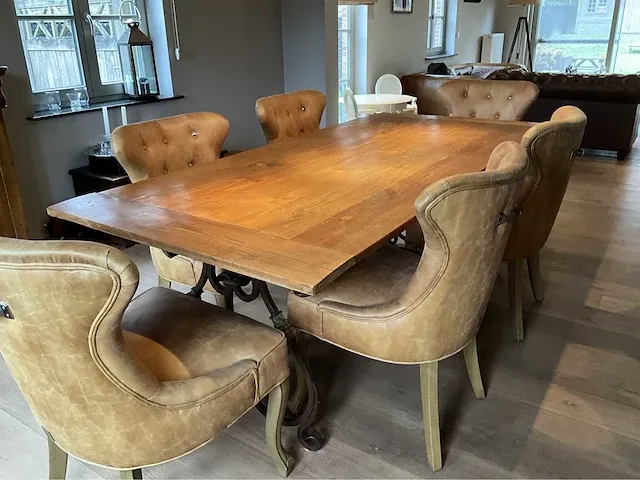 Massief houten eetkamertafel met 6 stoelen merk rivièra maison - afbeelding 1 van  12