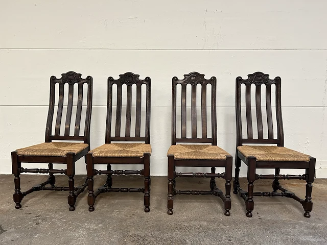 Massief houten tafel met 4 stoelen - afbeelding 7 van  8