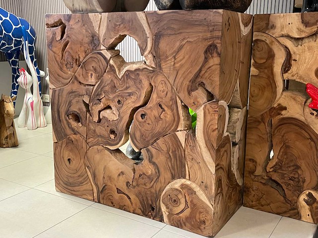 Massief wortelhouten / root wood salontafel 100cm x 100cm h42cm - afbeelding 1 van  1