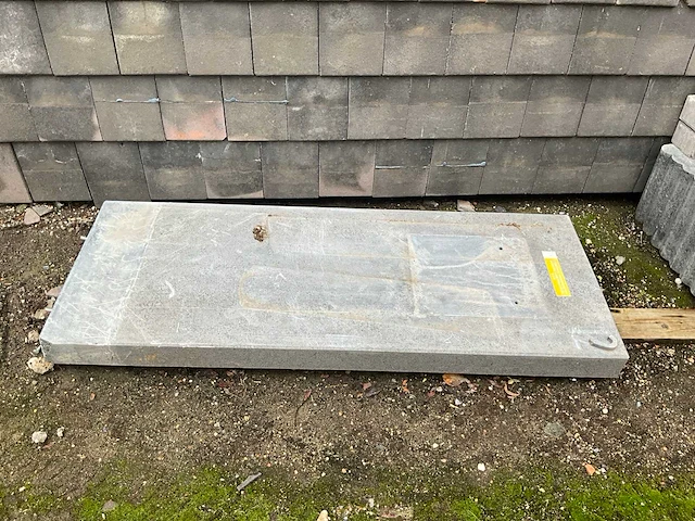 Massieve blauwe hardstenen dorpel - afbeelding 1 van  2