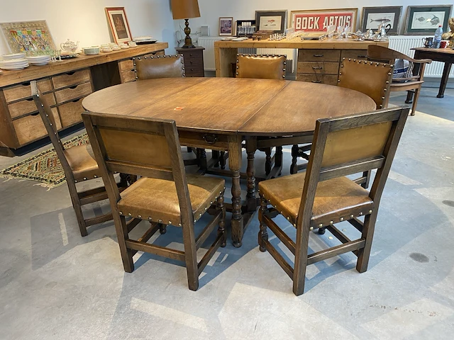 Massieve ovaal tafel (inklapbaar) met 6 stoelen - afbeelding 1 van  5