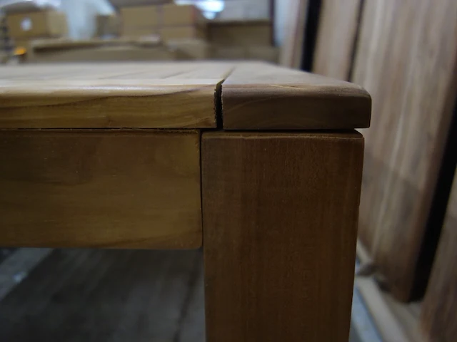 Massieve teak tafel outdoor & indoor - afbeelding 5 van  7