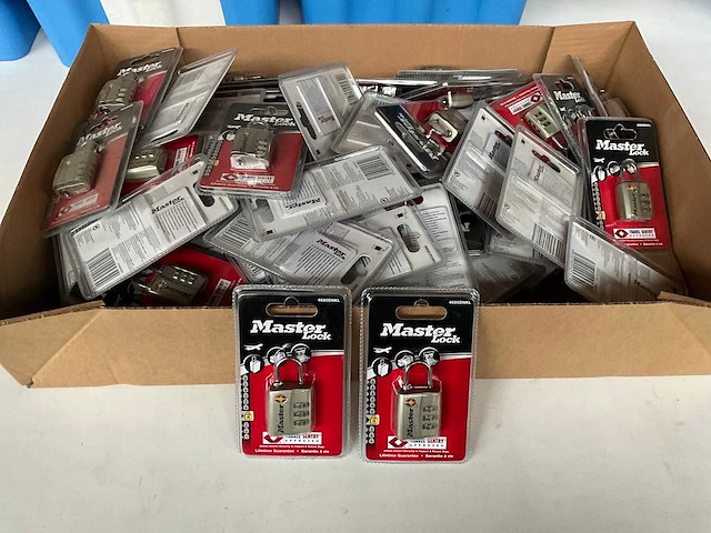 Master lock hangslot 30 mm met 3-cijfer combinatie (60x) - afbeelding 1 van  3