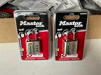 Master lock hangslot 30 mm met 3-cijfer combinatie (60x) - afbeelding 2 van  3