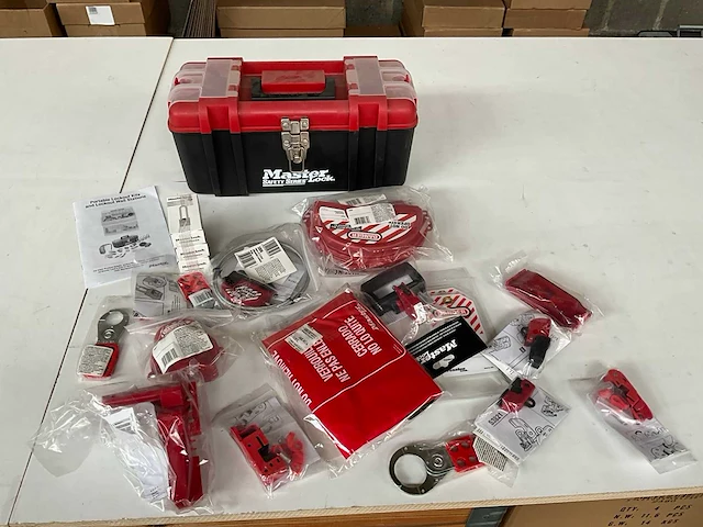 Master lock lockout kit in koffer - afbeelding 1 van  9