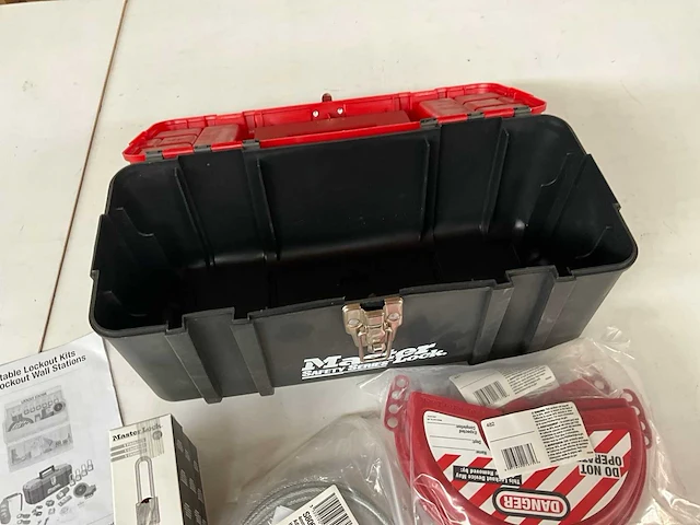 Master lock lockout kit in koffer - afbeelding 4 van  9