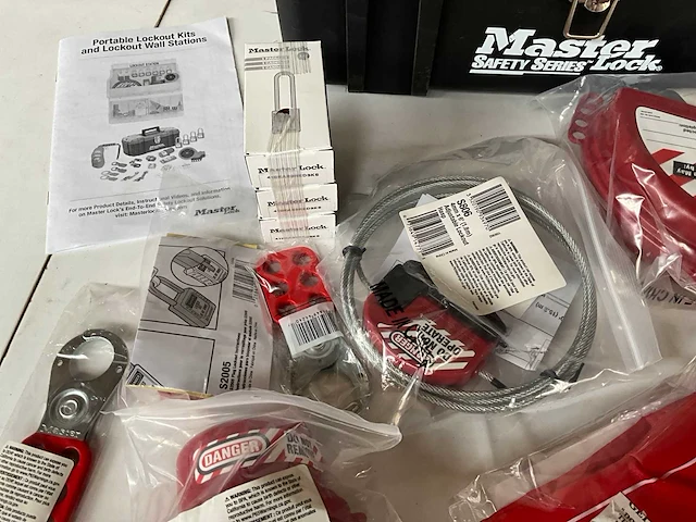 Master lock lockout kit in koffer - afbeelding 7 van  9