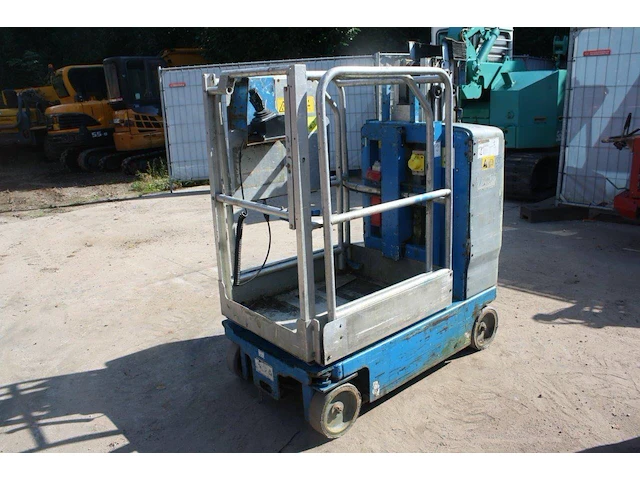 Masthoogwerker genie gr-15 elektrisch 500kg 2008 - afbeelding 1 van  1