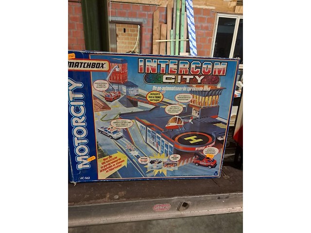 Matchbox interim city motorcity kompleet en doos zo goed als nieuw - afbeelding 1 van  4