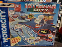Matchbox interim city motorcity kompleet en doos zo goed als nieuw - afbeelding 1 van  4
