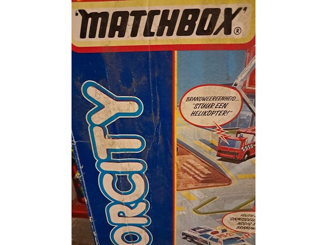 Matchbox interim city motorcity kompleet en doos zo goed als nieuw - afbeelding 2 van  4