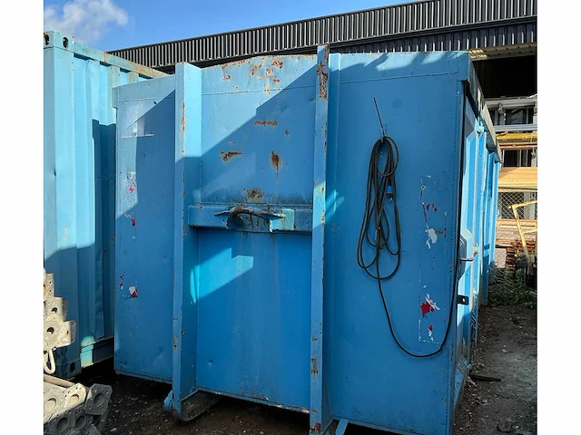 Materiaal container metaal - afbeelding 1 van  9