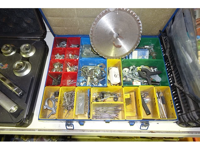 Materiaal koffer met materiaal - afbeelding 2 van  2