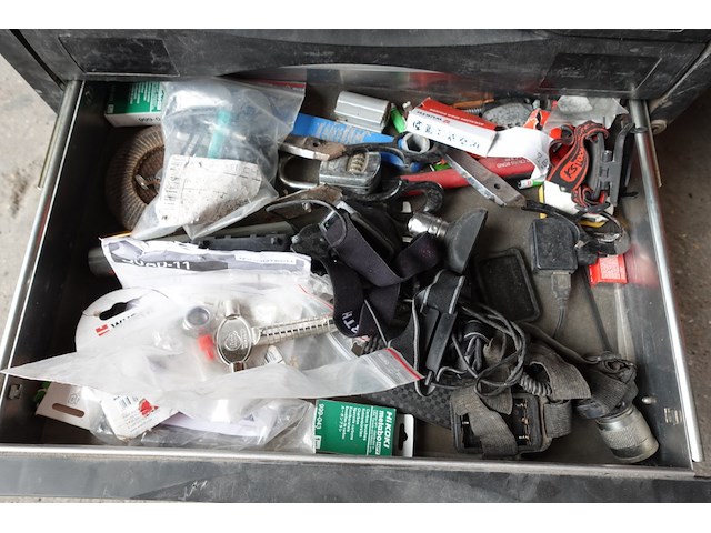 Materiaalbak met inhoud - afbeelding 4 van  7