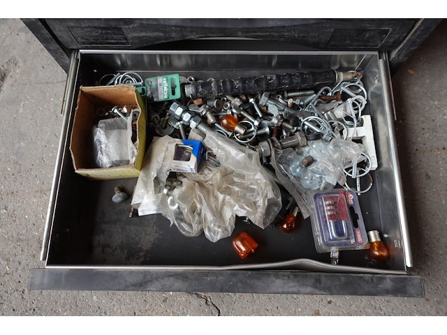 Materiaalbak met inhoud - afbeelding 6 van  7