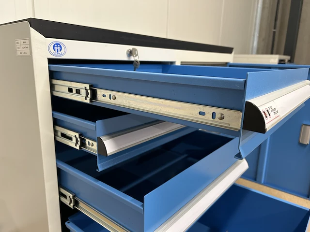 Materiaalkar met 4lades en deur 102x58x86cm - afbeelding 3 van  7