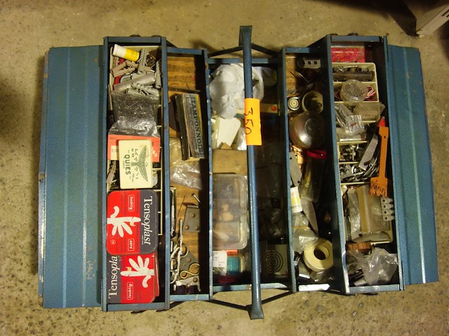 Materiaalkist gevuld - afbeelding 1 van  2