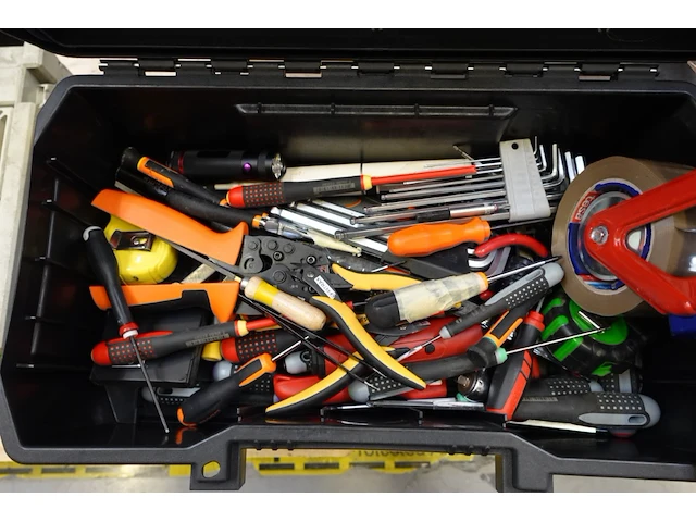 Materiaalkoffer stanley + inhoud - afbeelding 2 van  2