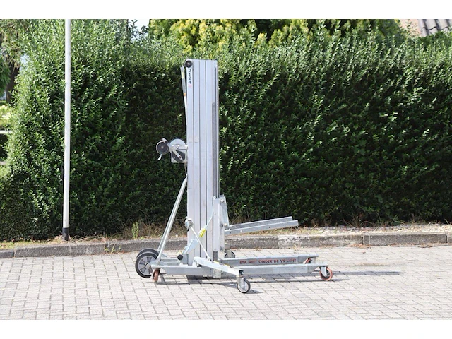 Materiaallift sumner 29770 manueel 7.2m 2017 - afbeelding 1 van  1