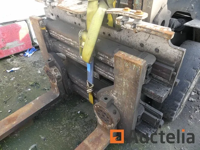Matis:8727 - heftruck yale gdp25te - afbeelding 16 van  48