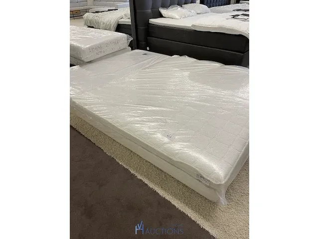 Matras - afbeelding 1 van  2