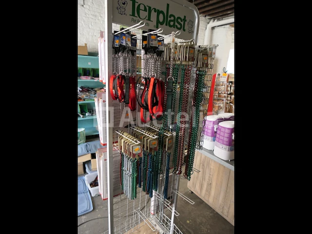 Matrasbeschermers, kragen op flamingo display, tirol,.. - afbeelding 4 van  5