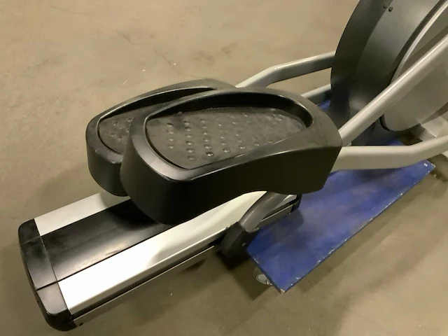 Matrix - e1x - elliptical - crosstrainer - afbeelding 3 van  6