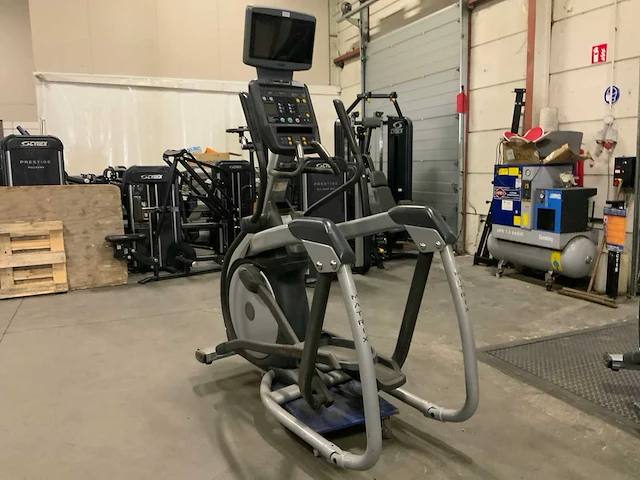 Matrix - e5x - elliptical - crosstrainer - afbeelding 2 van  5