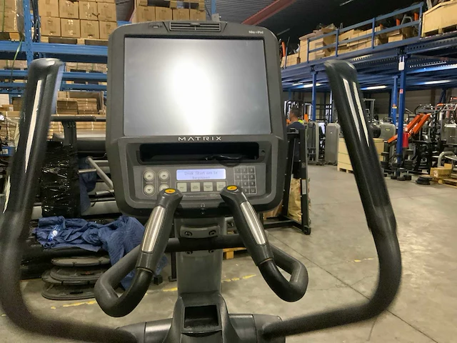 Matrix - e7xe - elliptical - crosstrainer - afbeelding 4 van  5