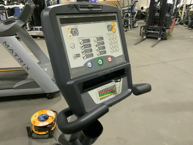 Matrix - r5x - recumbent - home trainer - afbeelding 3 van  5