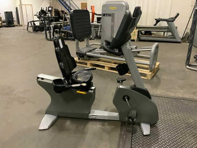 Matrix - r5x - recumbent - home trainer - afbeelding 1 van  6