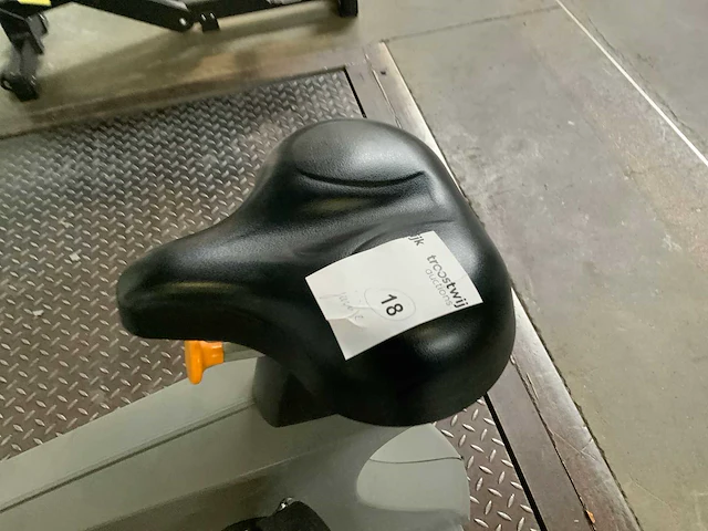 Matrix - u5x - uprightbike - home trainer - afbeelding 2 van  5