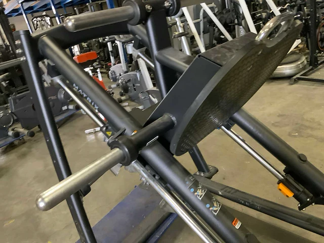 Matrix 45 graden legpress krachtstation - afbeelding 2 van  5