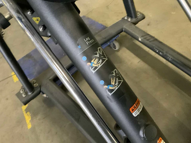 Matrix 45 graden legpress krachtstation - afbeelding 3 van  5