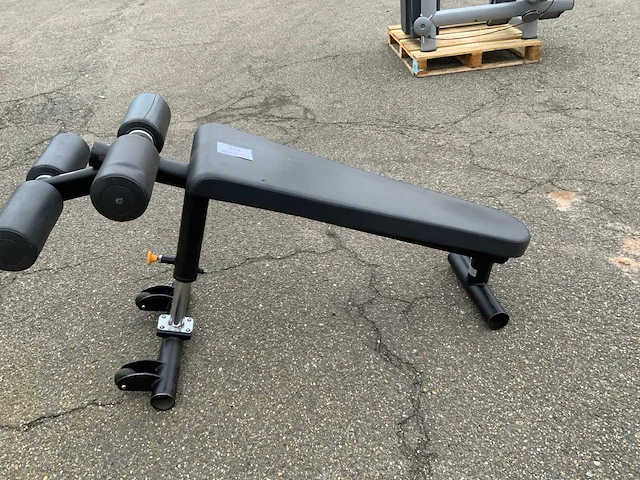 Matrix abdominal crunch bench krachtstation - afbeelding 4 van  5