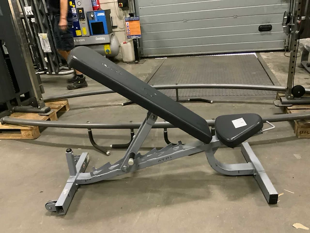 Matrix adjustable bench krachtstation - afbeelding 1 van  5