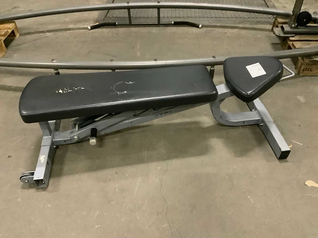Matrix adjustable bench krachtstation - afbeelding 2 van  5